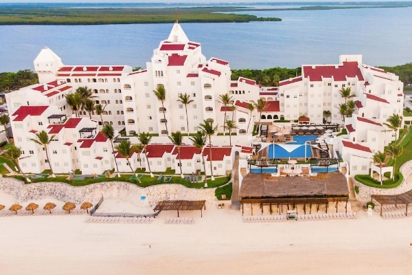 Hotel GR Caribe By Solaris Deluxe All Inclusive Resort